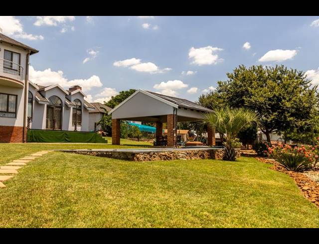 15 BEDROOM HOUSE FOR SALE IN LANSERIA